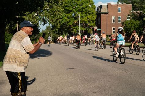 stl naked bike ride|Everyone We Saw at the World Naked Bike Ride in St. Louis。